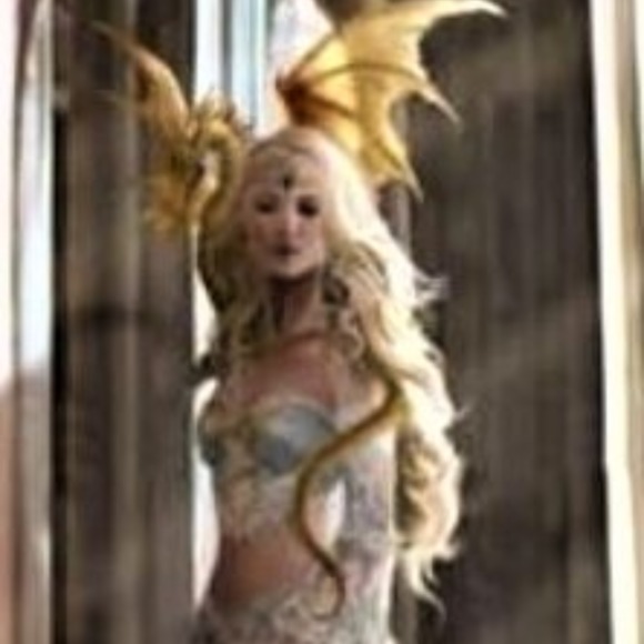 queenalysanne